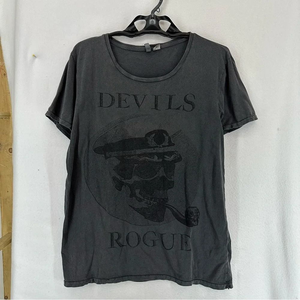 H&M Divided‎ Devils Rouge Skull Graphic T Shirt Women’s Large Grey